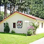 Eldeblick Direkt Am Eldeufer In *
